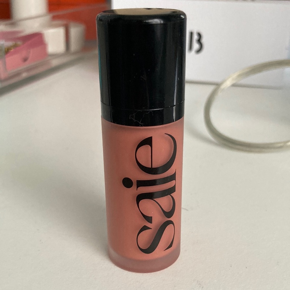 Saie dew blush. Like new. Used 3-5x